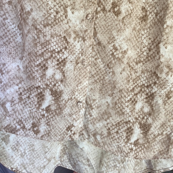 Ann Taylor Blouse Top Snakeskin Size XS - Picture 5 of 16